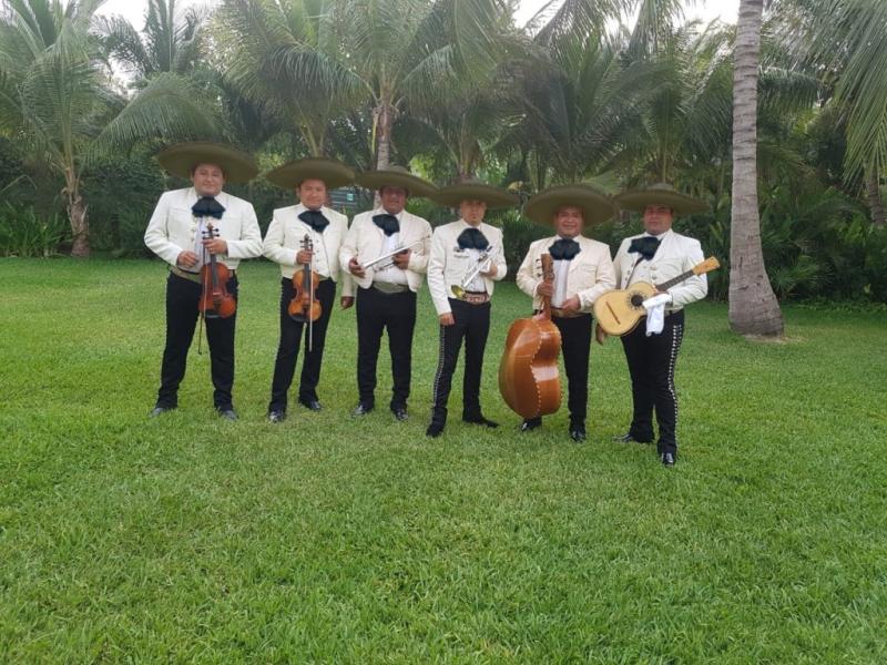 Mariachi en Playa del Carmen - Mariachi Cocula de la Riviera Maya